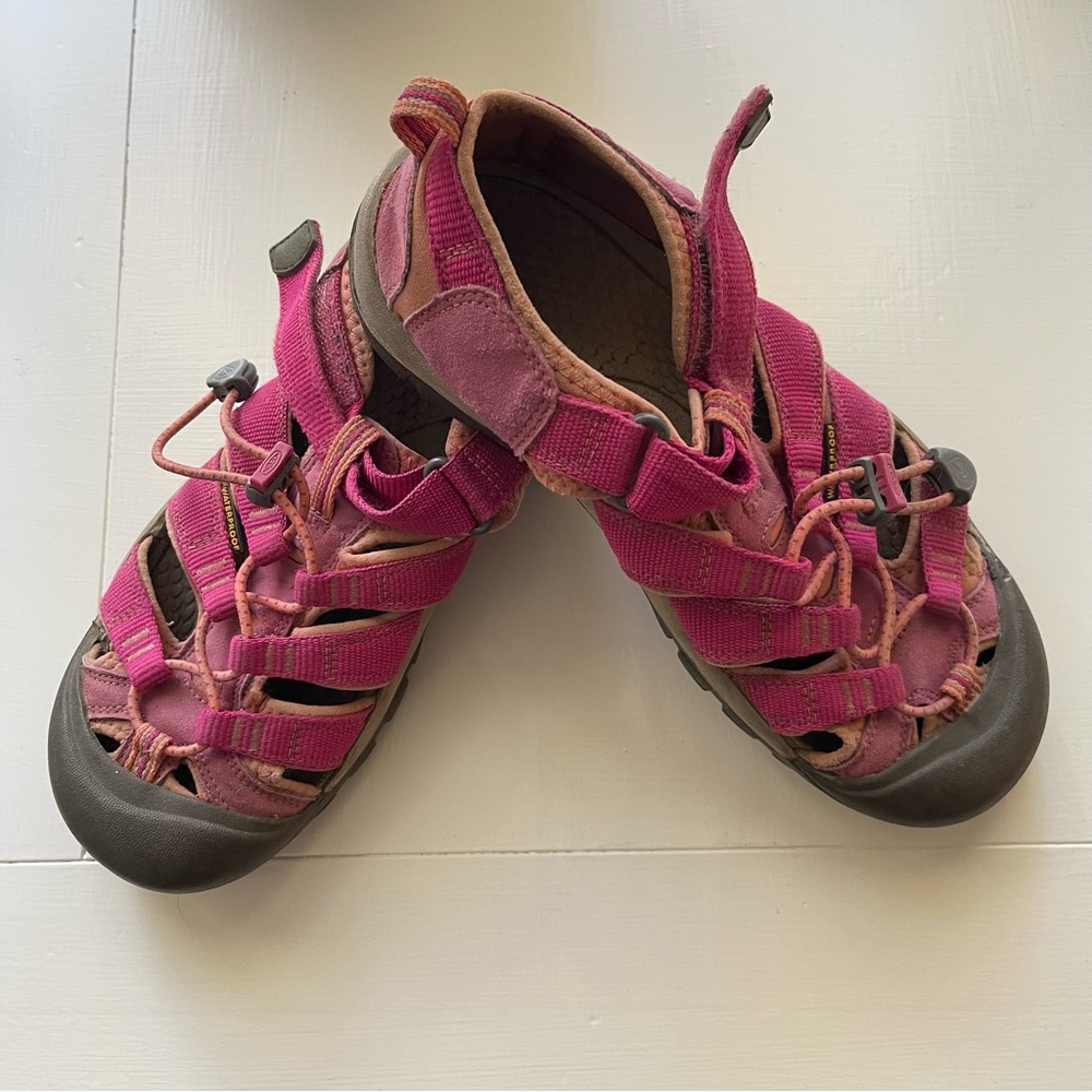 KEEN Pink Water and Hiking Sandals. Like new. Size 5
